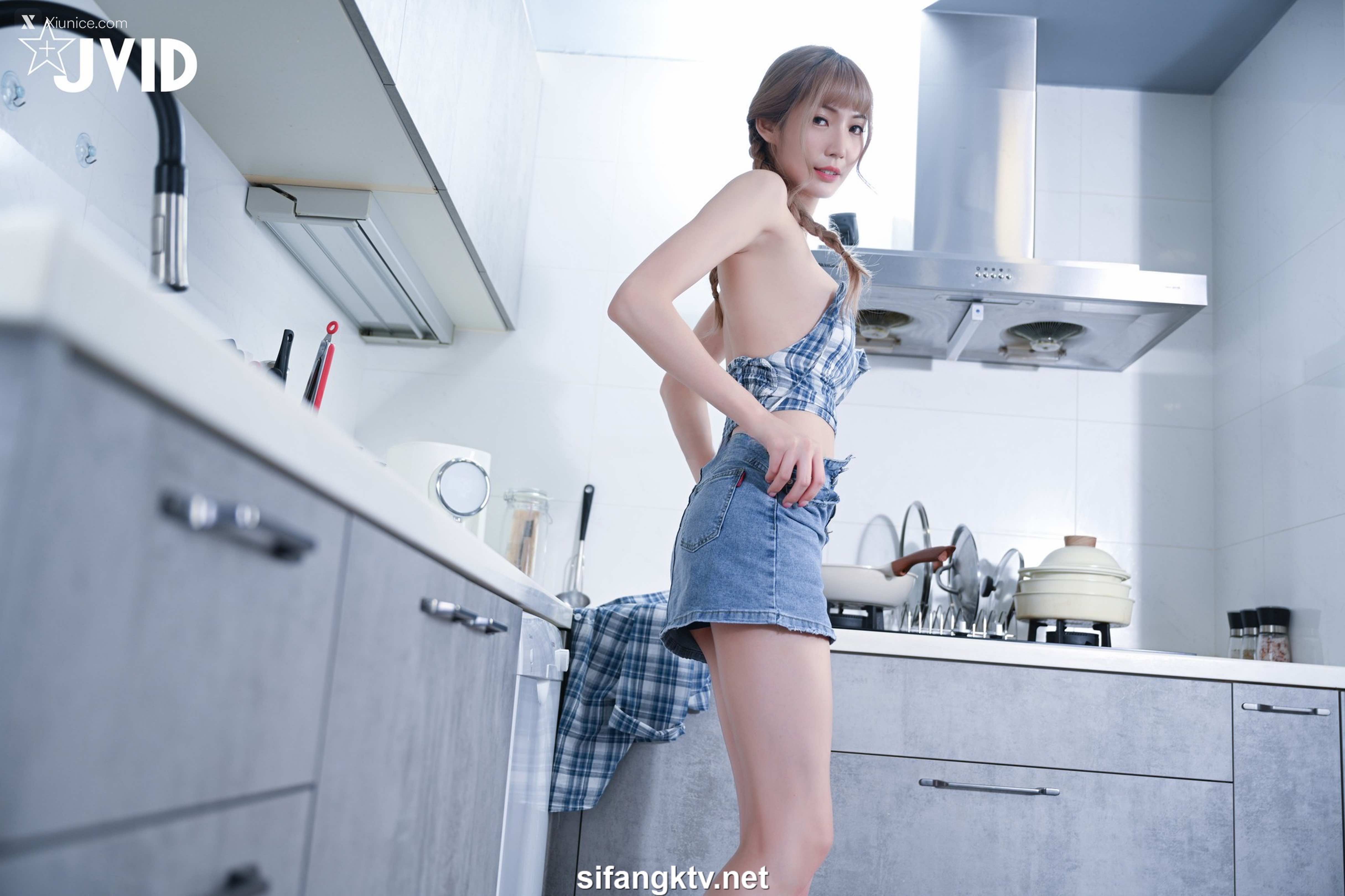 JVID – 芷萱 – 超大尺度私拍，斯文青春廚娘，四點全露 132P 4K 第53张图