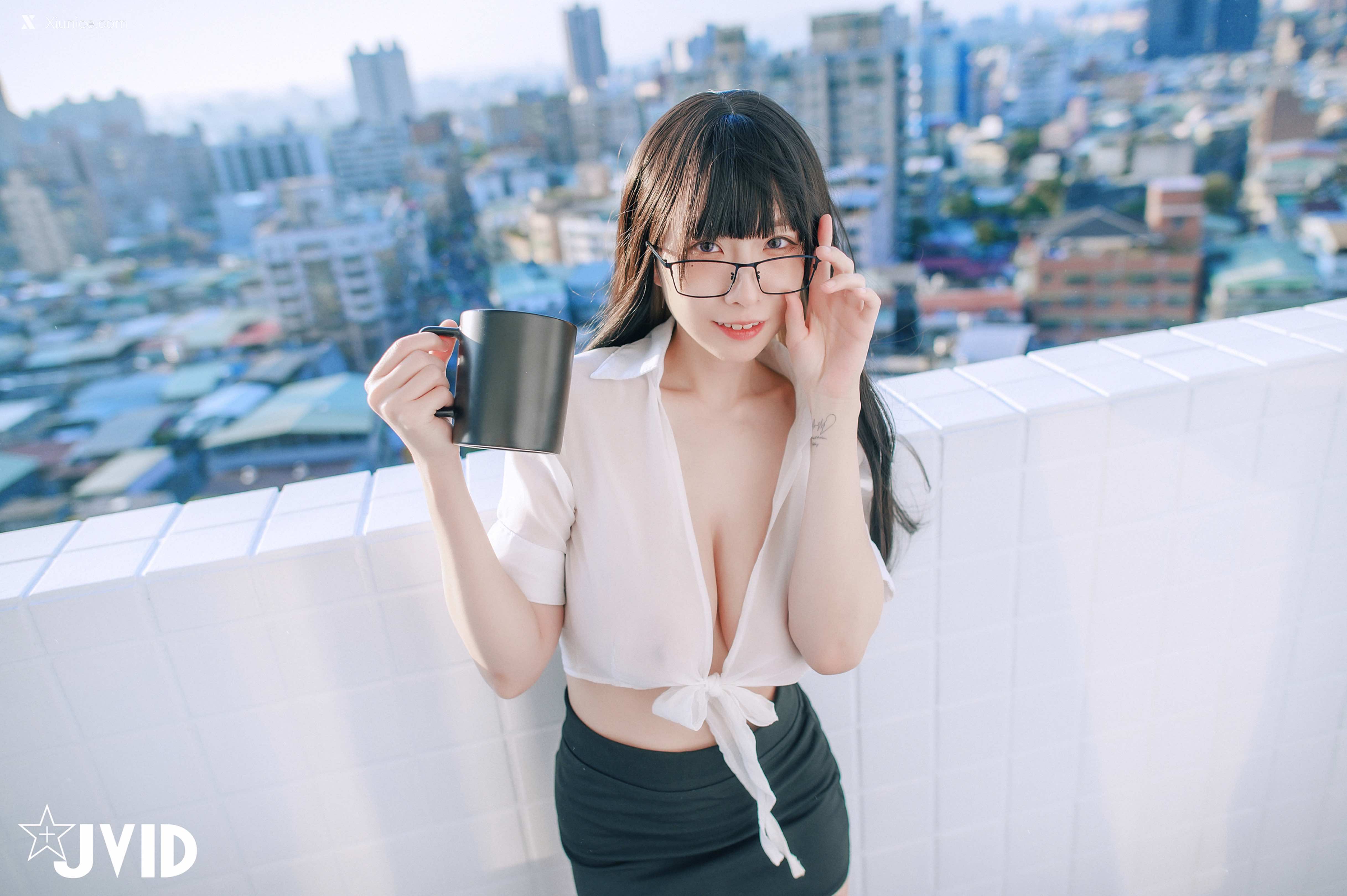 JVID – 黎菲儿 – 超完美巨乳-色色的女同事加班时の脱衣诱惑 121P 4K 第42张图