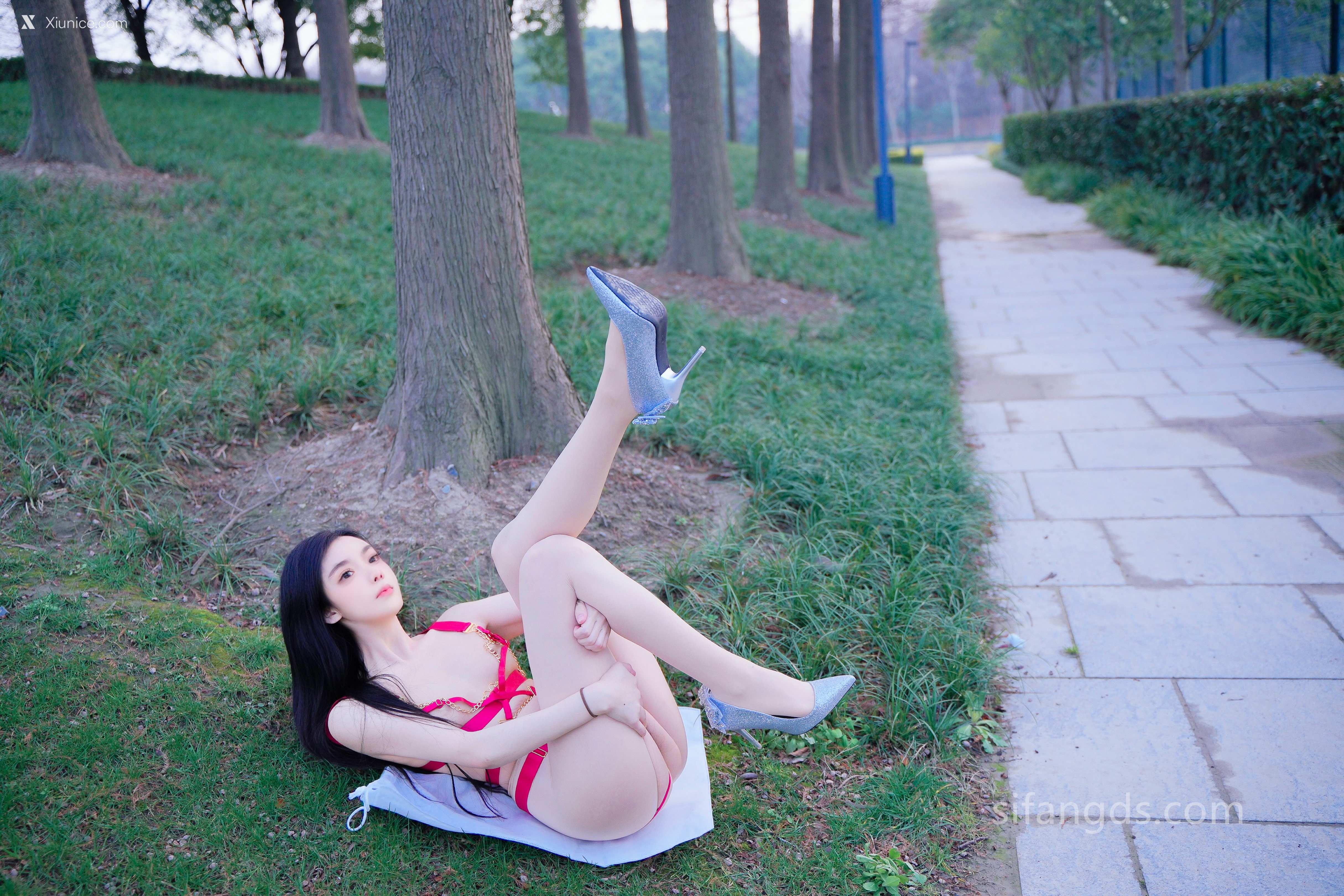 Xiuren Uncensored – 龙雪儿 – R18 清纯女神 最新户外公园露出 65P 4K 第36张图