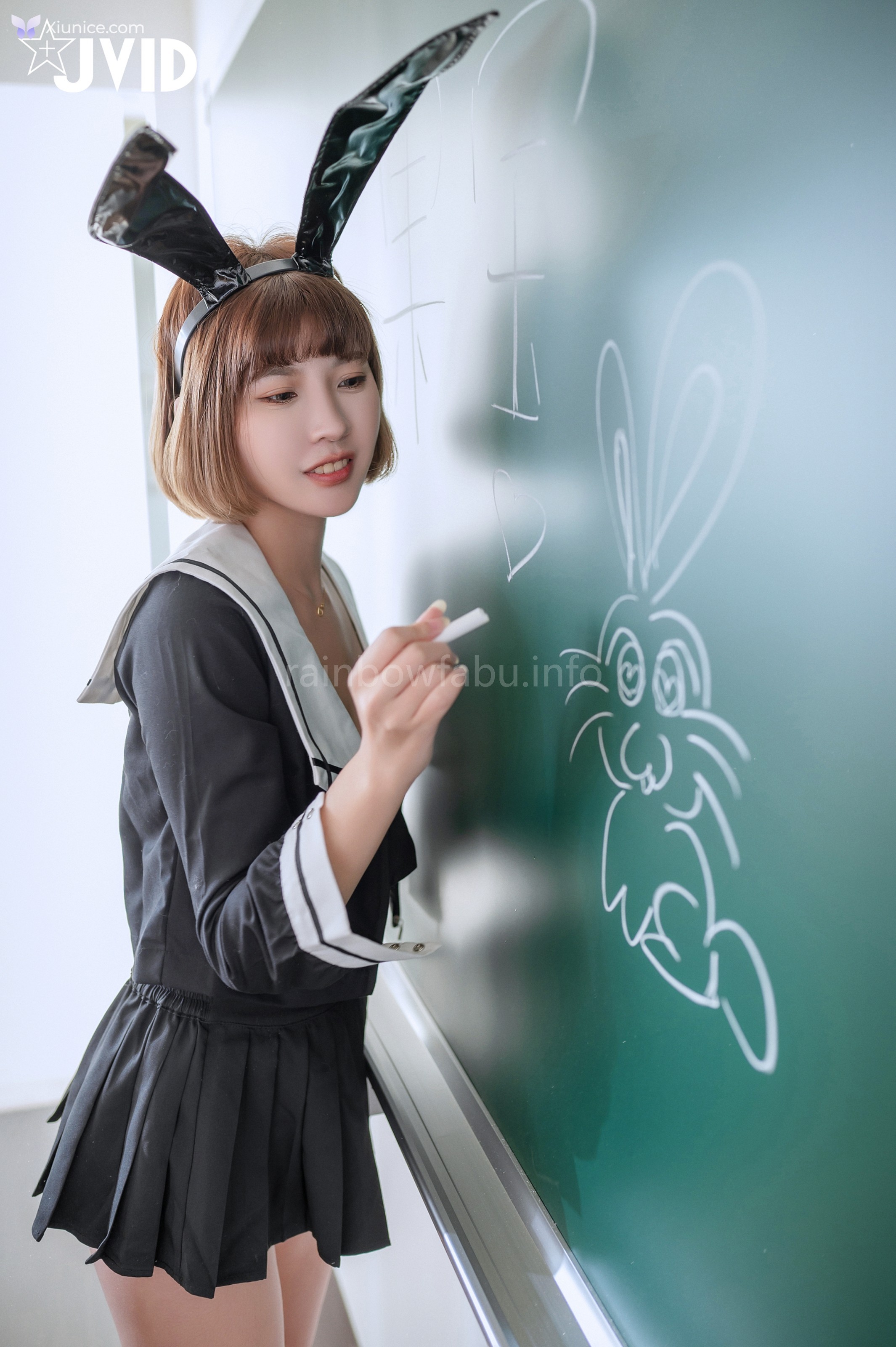 JVID 果寶寶 葉思敏 – 淫欲の萌兔學園 女神級巨乳同框果寶寶和葉思敏在教室裡搞出什麼火花讓老師好難為情 207P 第9张图