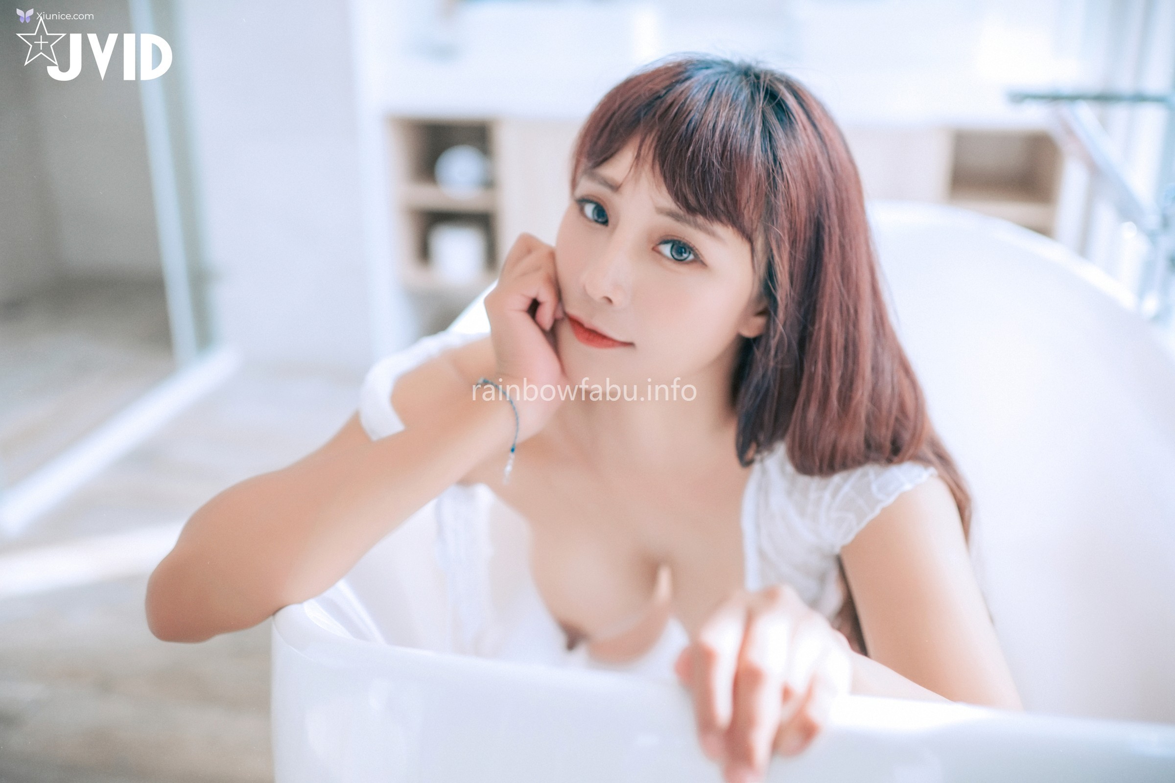 JVID Lele 樂樂 – 濕身露出豪乳 開腿露鮑 誘惑丈夫下屬後入猛撞 暴力巨乳搖晃淫蕩人妻濕身誘惑 290P 第160张图