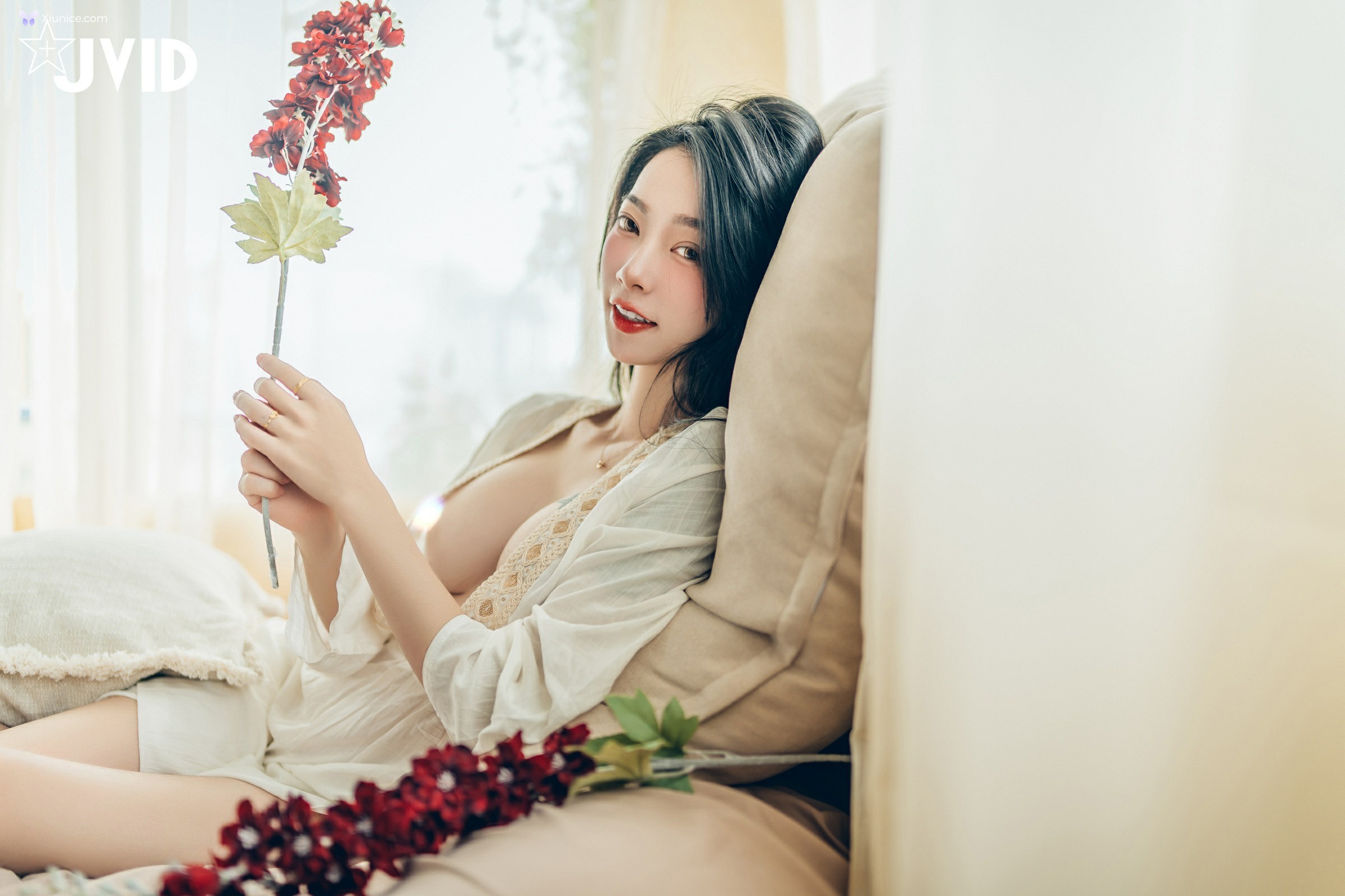 JVID 飄飄哥 – 巨乳飄飄女神精心打造的誠意寫真動漫般的完美身材還有超可愛的神祕客串喔 169P 第41张图