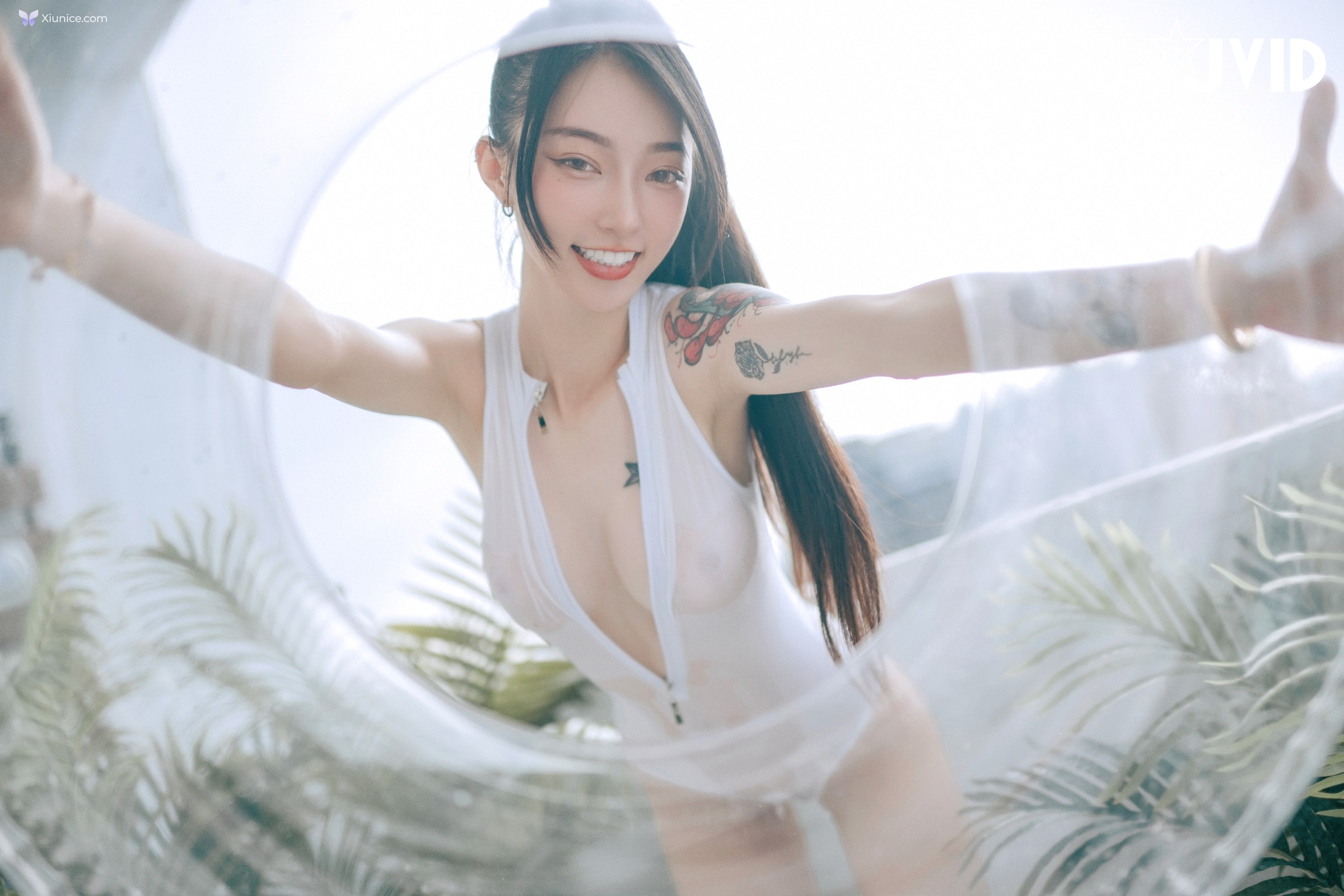 JVID 飄飄哥 – 濕身透點情慾互動超透膚の激色比基尼飄飄哥遭揉胸抓奶畫面淫慾滿點嫩鮑慘遭魔爪襲擊開擋史庫水透出白虎形狀超誘人 304P 第107张图