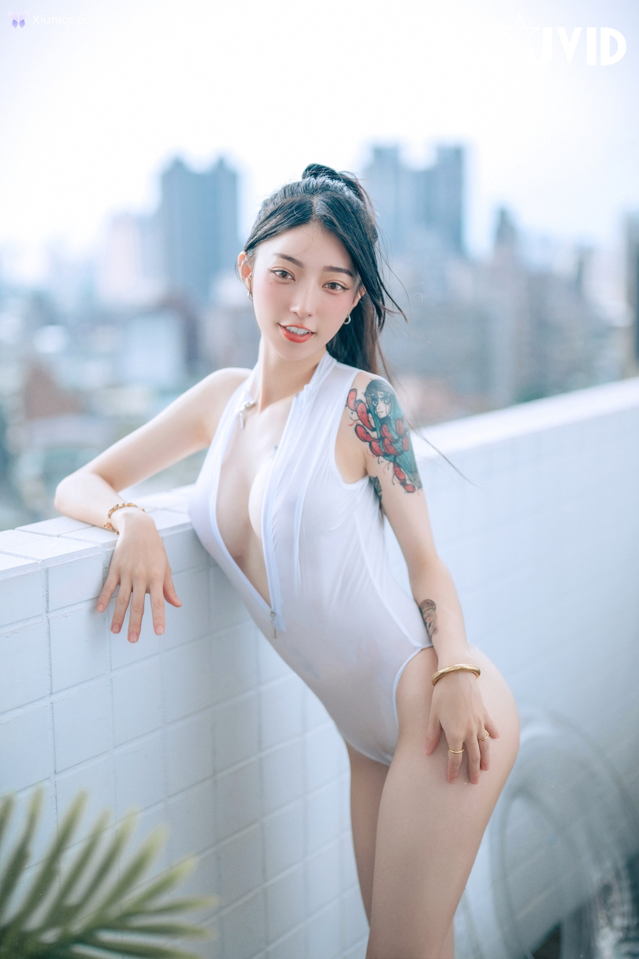 JVID 飄飄哥 – 濕身透點情慾互動超透膚の激色比基尼飄飄哥遭揉胸抓奶畫面淫慾滿點嫩鮑慘遭魔爪襲擊開擋史庫水透出白虎形狀超誘人 304P 第177张图