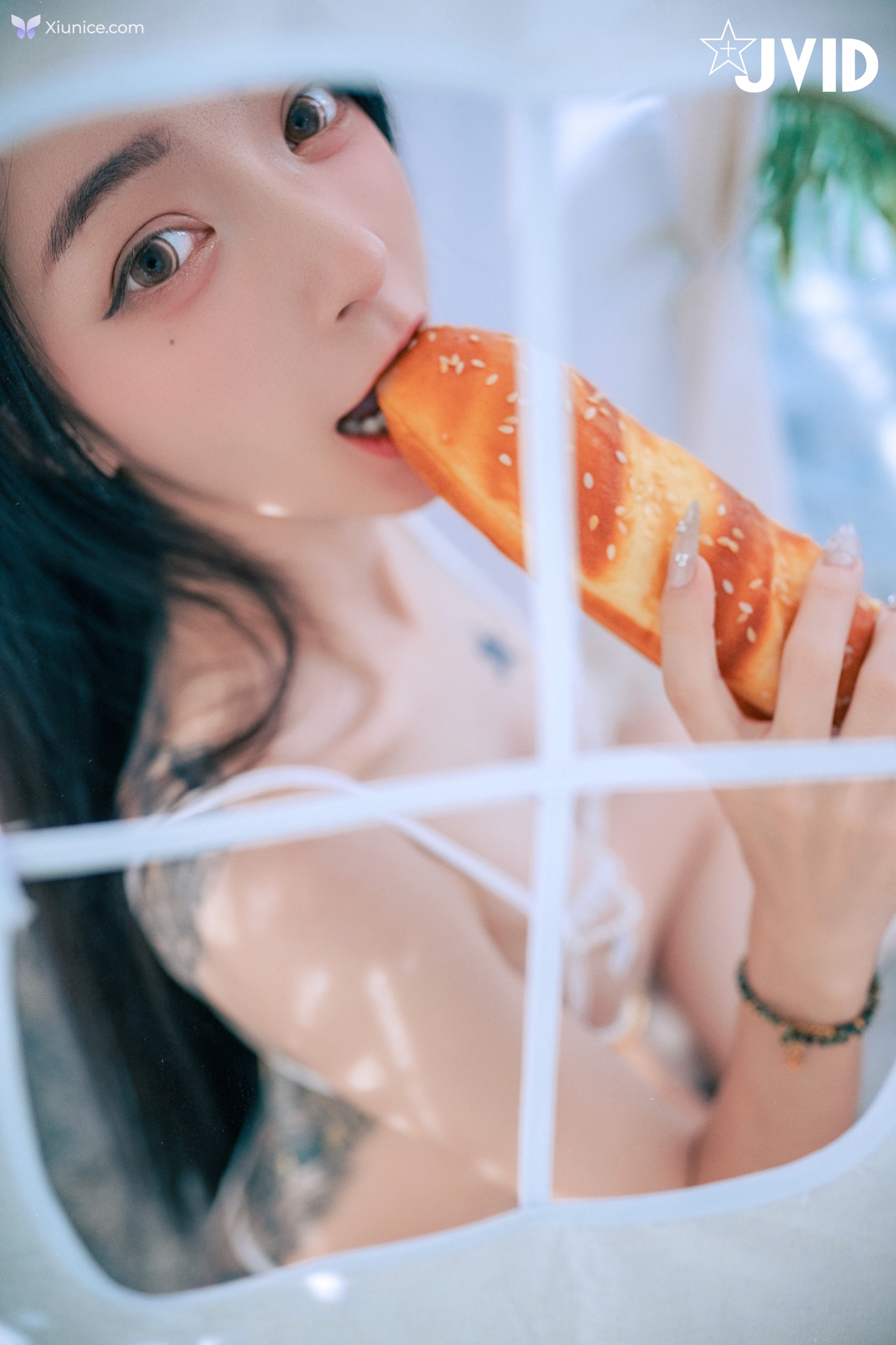 JVID 飄飄哥 – 最狂尺度生日特輯極細丁無膚膠色色の裸體生日趴飄飄慶生被脫光光塗抹奶油超細線丁無膚膠擠出誘人駱駝蹄屁股翹高背後位視角超色慾超誘人裸體奶油慶生影片熱映中 247P 第135张图