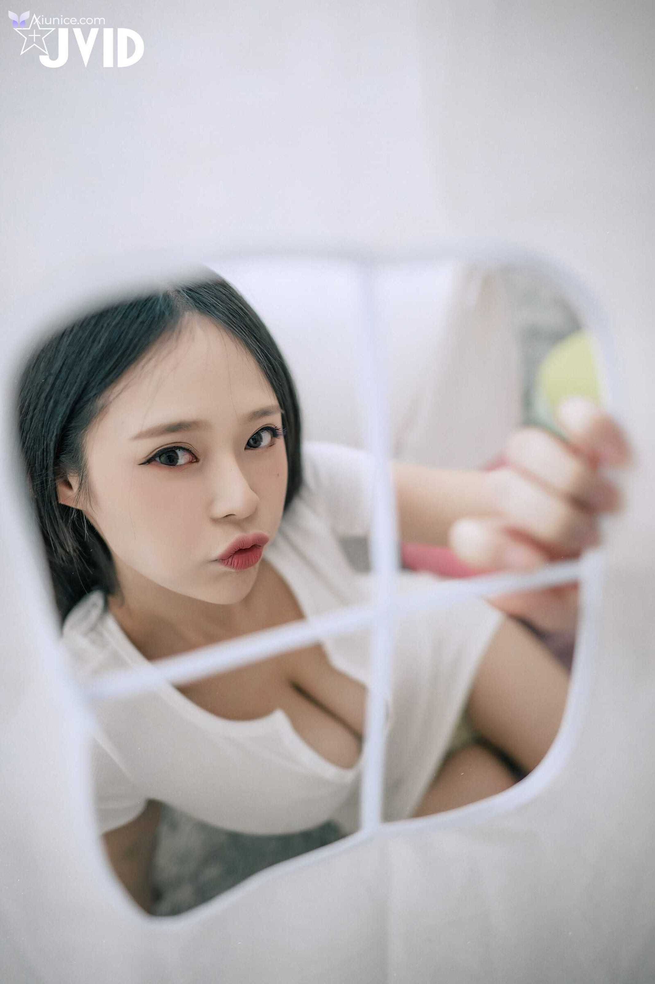 JVID 謝夏天 – 近60萬粉絲的巨乳網紅直播主脫了首次挑戰性感寫真大秀超美G奶 117P 第113张图