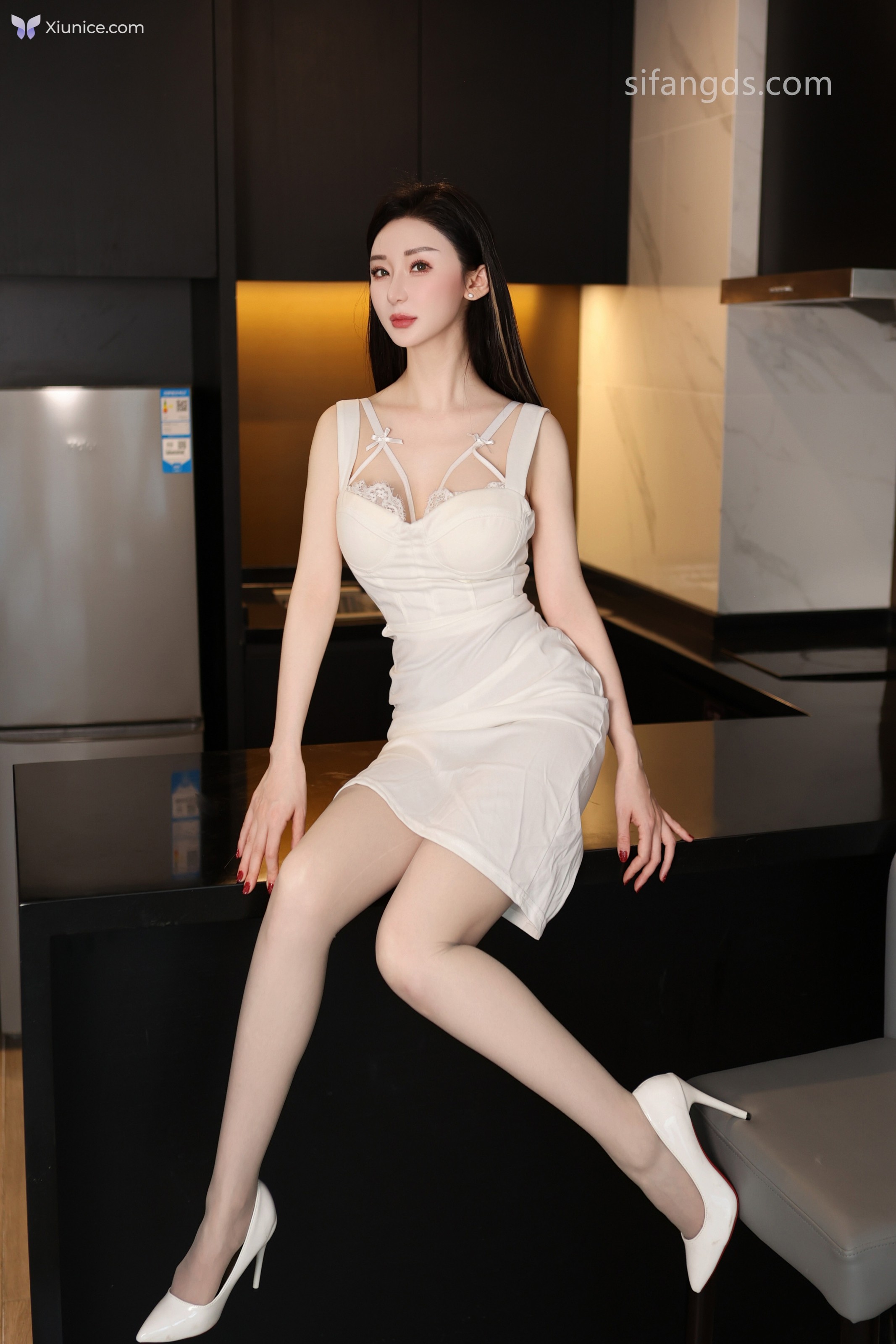 Xiuren Uncensored 4K 田兮白 – R18 秀人网模特 OL装 定制稀缺 87P 第35张图