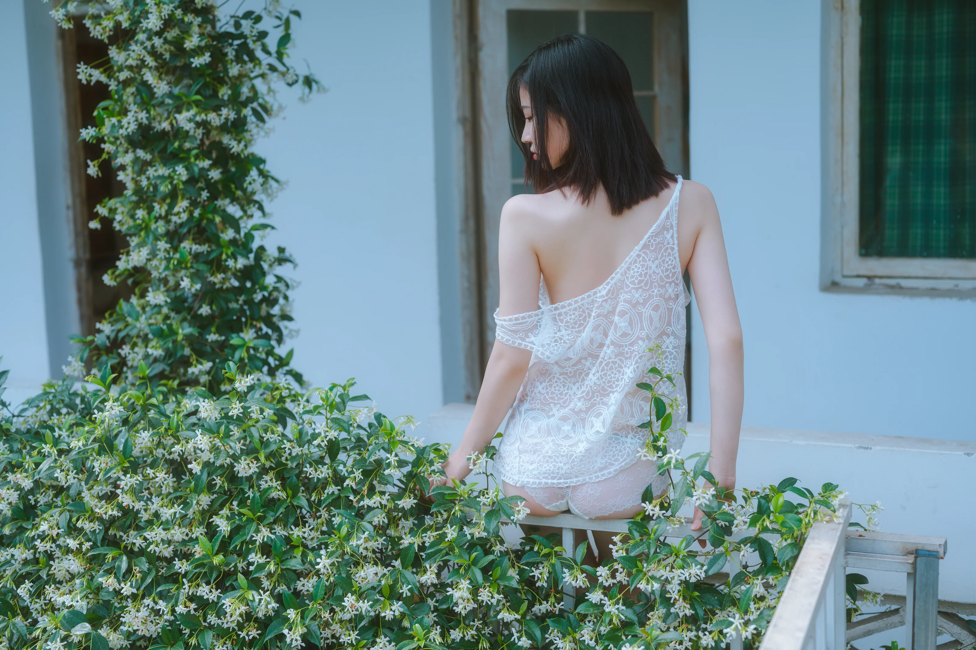 年年Nnian – 夏日小院 38P 第4张图